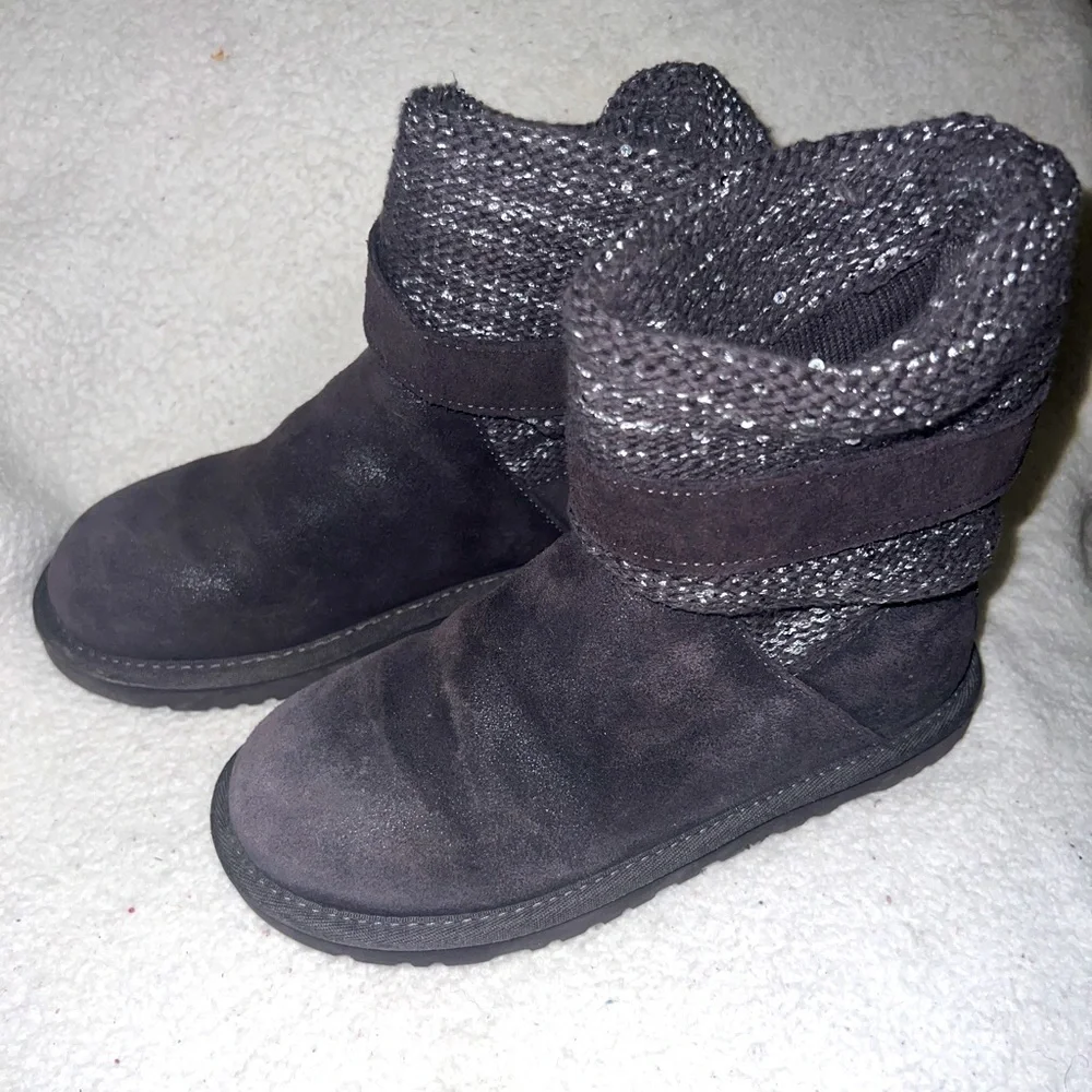 UGG Women Sparkled Cambridge Boots With Buckle | Size 5 | Gray | Black |